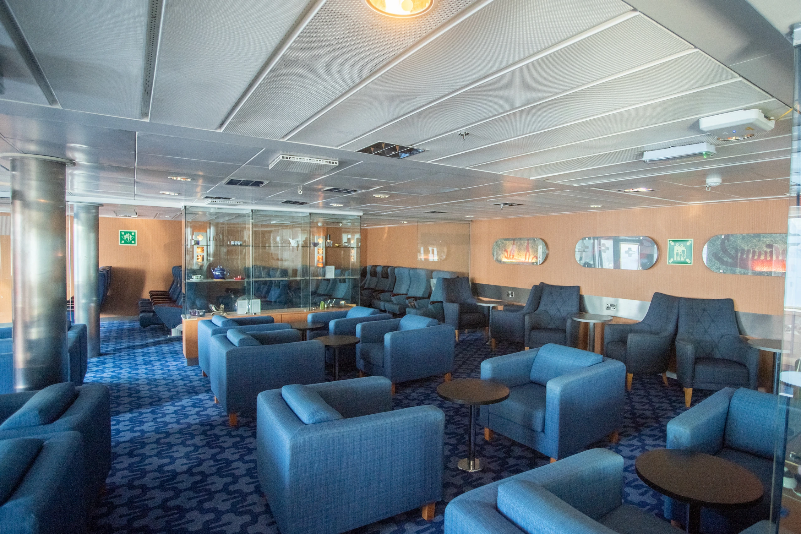 Espace commun familial à bord du Stena Europe — AML
